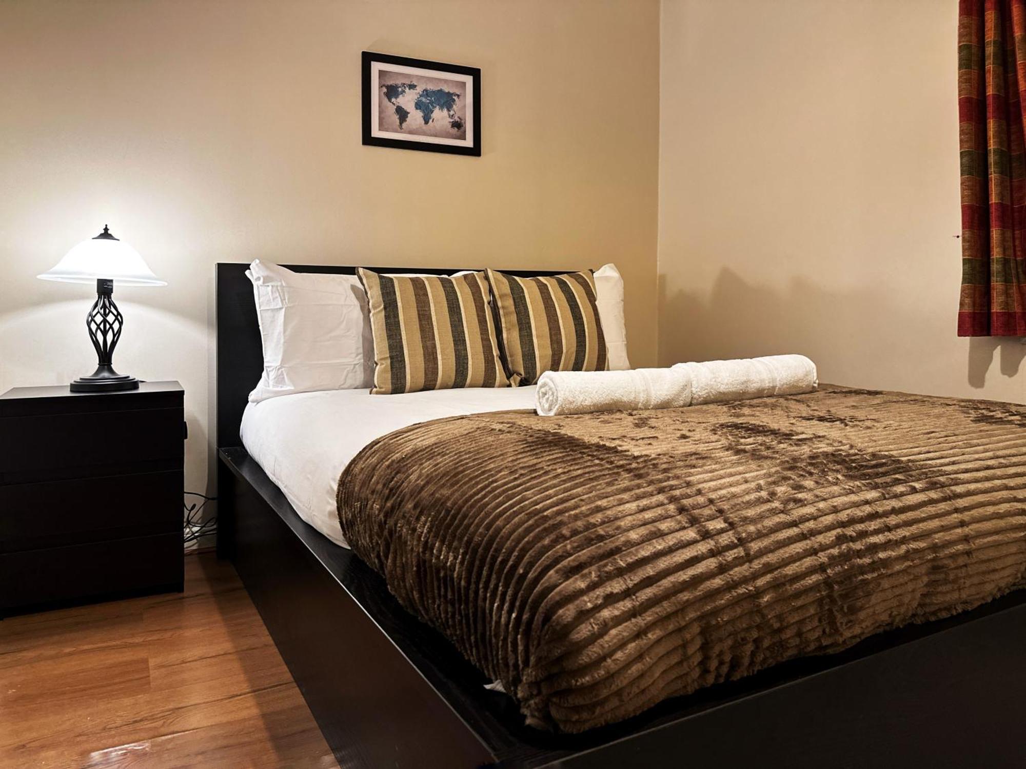 Betty's Place In Tower Hill - 2 Double Beds, Max 4 People, Great Location In Londra