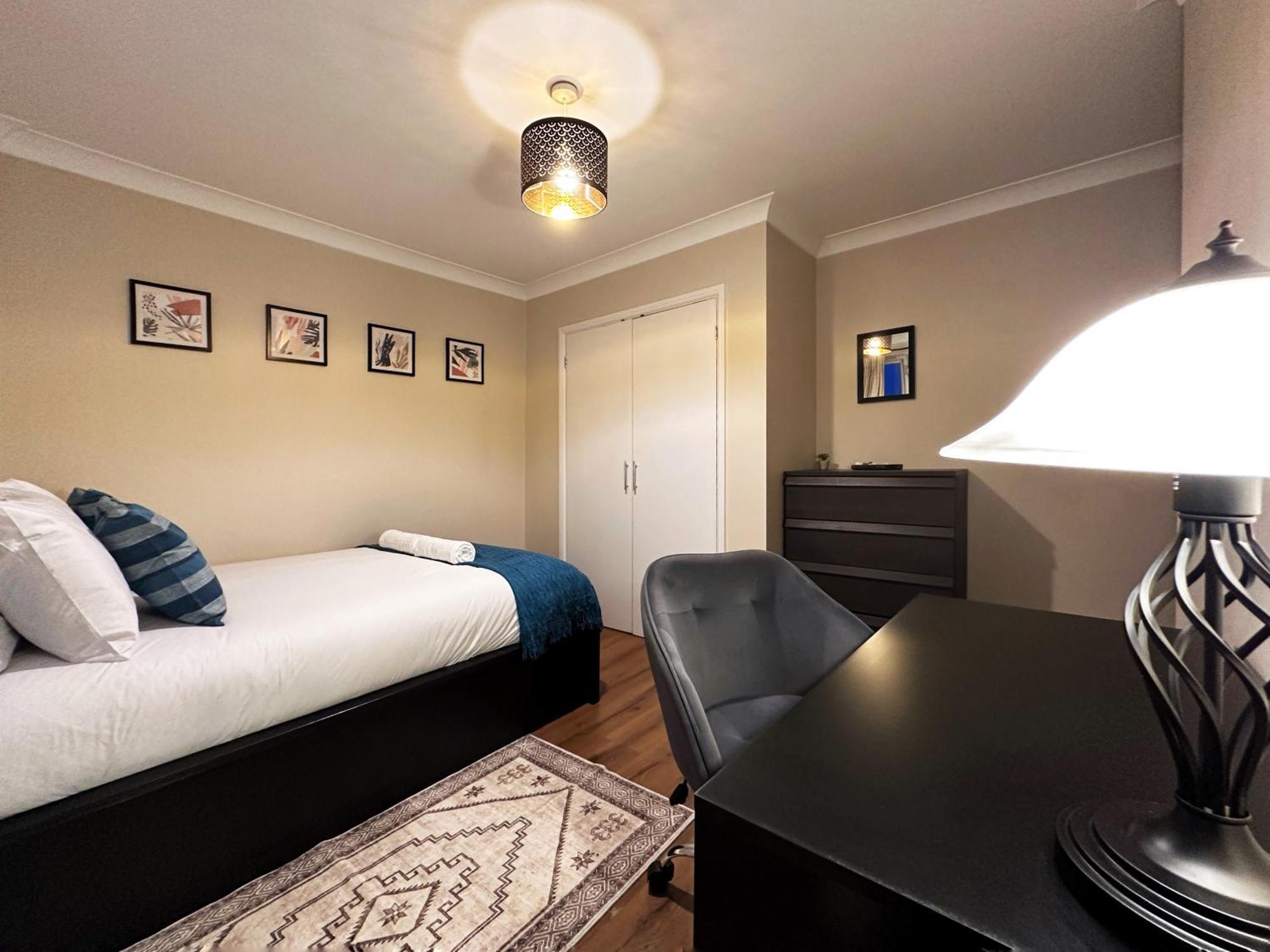 Betty's Place In Tower Hill - 2 Double Beds, Max 4 People, Great Location In Apartament *