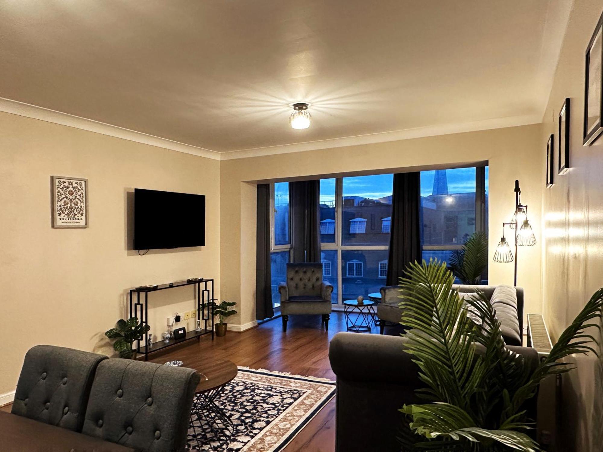 Betty's Place In Tower Hill - 2 Double Beds, Max 4 People, Great Location In Apartament Londra